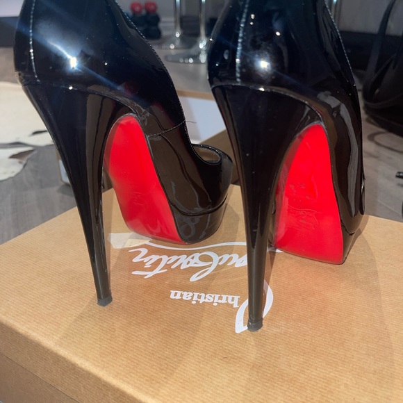 Louboutin heels - Picture 2 of 10